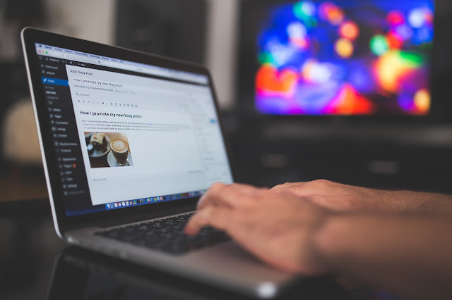 Blogger Sudah Jadi Profesi Menjanjikan di Indonesia 3 Blogger Sudah Jadi Profesi Menjanjikan di Indonesia